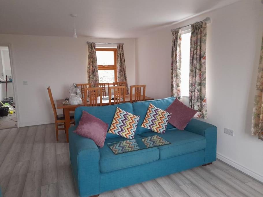 Staycation 3-Bedroom Home With Panoramic Views Free Off Road Parking Endon Exterior photo
