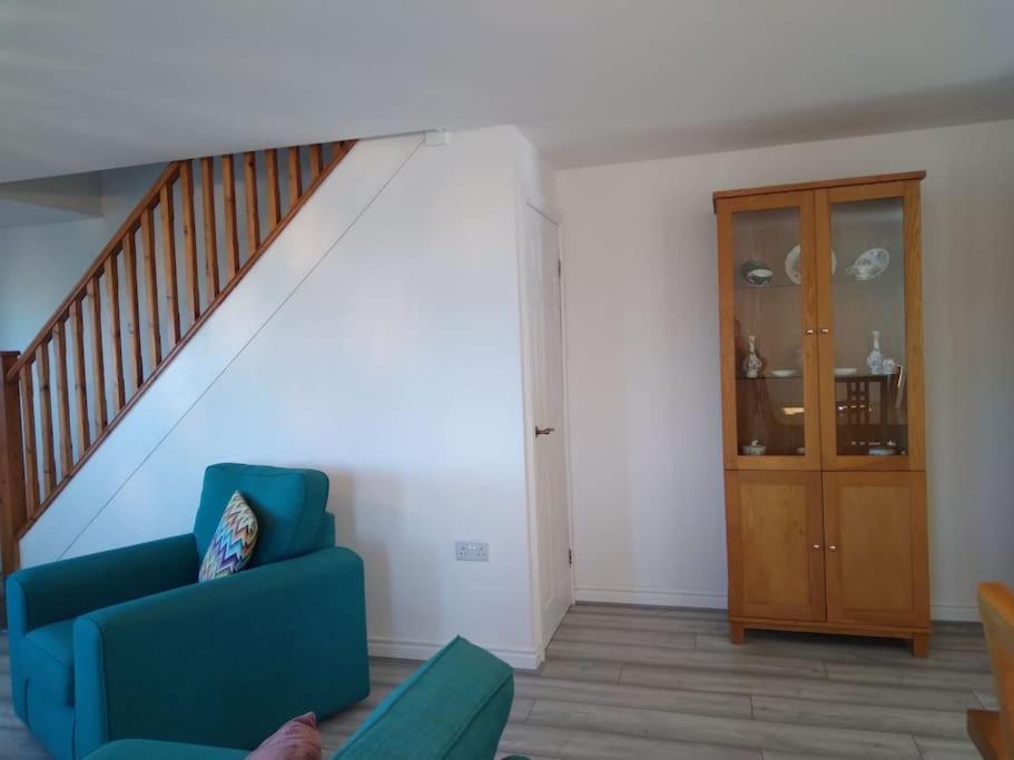 Staycation 3-Bedroom Home With Panoramic Views Free Off Road Parking Endon Exterior photo