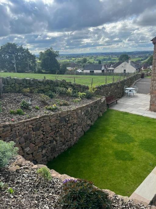 Staycation 3-Bedroom Home With Panoramic Views Free Off Road Parking Endon Exterior photo