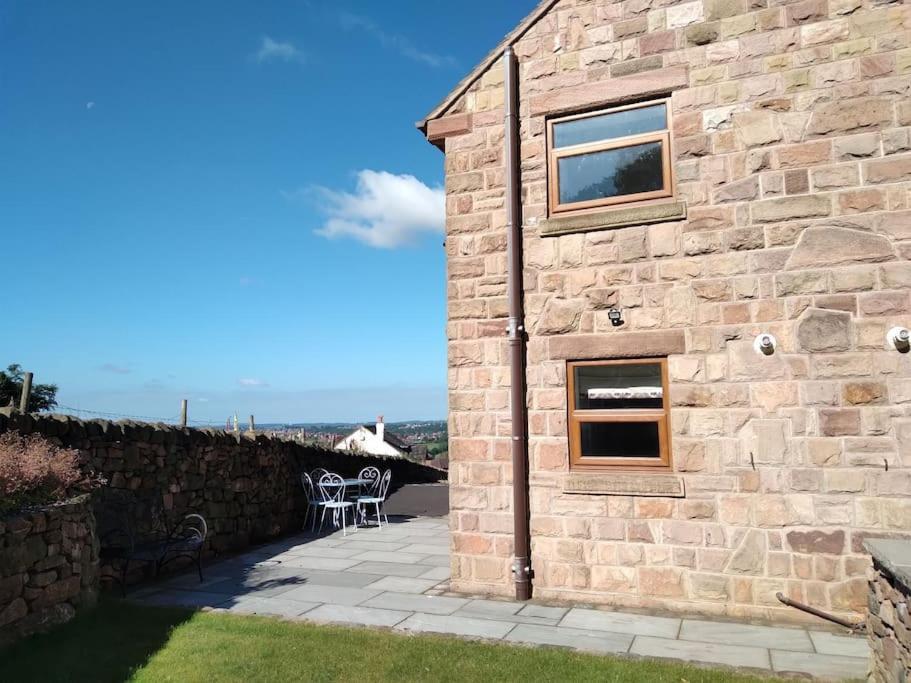 Staycation 3-Bedroom Home With Panoramic Views Free Off Road Parking Endon Exterior photo